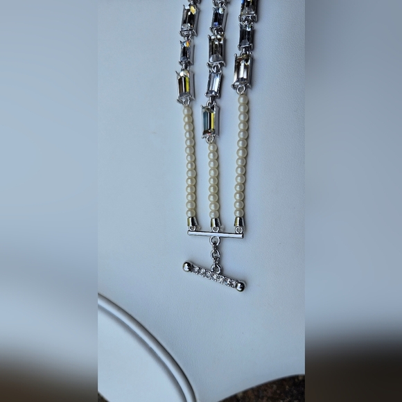 Ann Taylor Silver Tone Rehinestone Fuax Pearl Bracelet - Picture 3 of 6